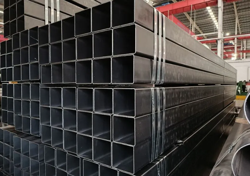 Sắt hộp vuông đen 150x150