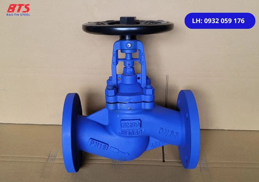 Van cầu mặt bích