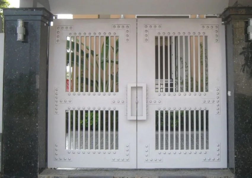 Cửa cổng thép họp 