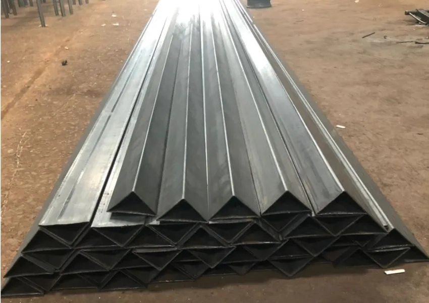 Sắt hộp tam gác 