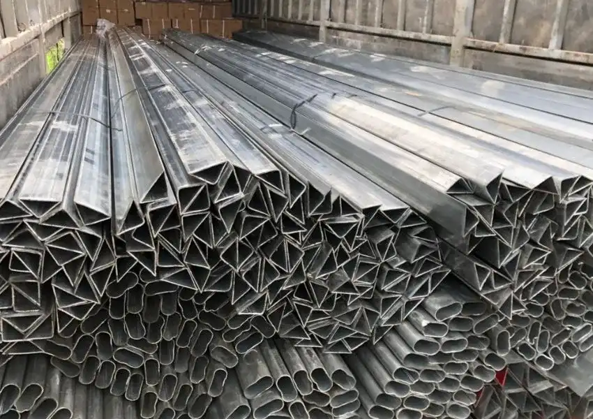 Thép hộp tam giác 